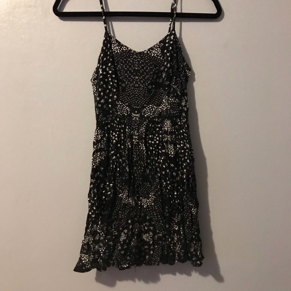 ☀️Forever 21 Black and White Floral Dress